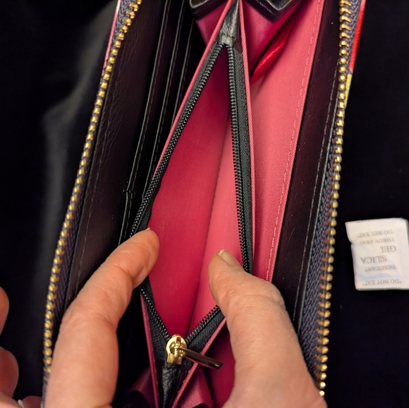 NWT Trina Turk Zip Wallet - Picture 3 of 5